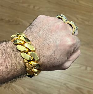 thick bracelet and 2 rings set Gold bonded