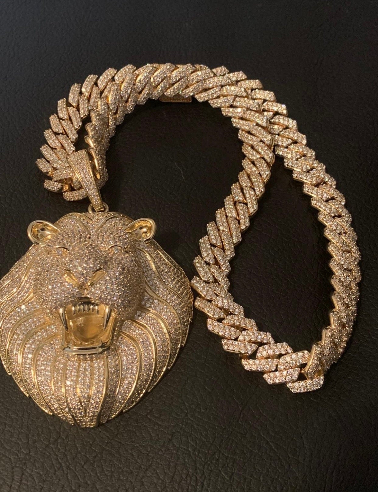 Lion 🦁 pendant only