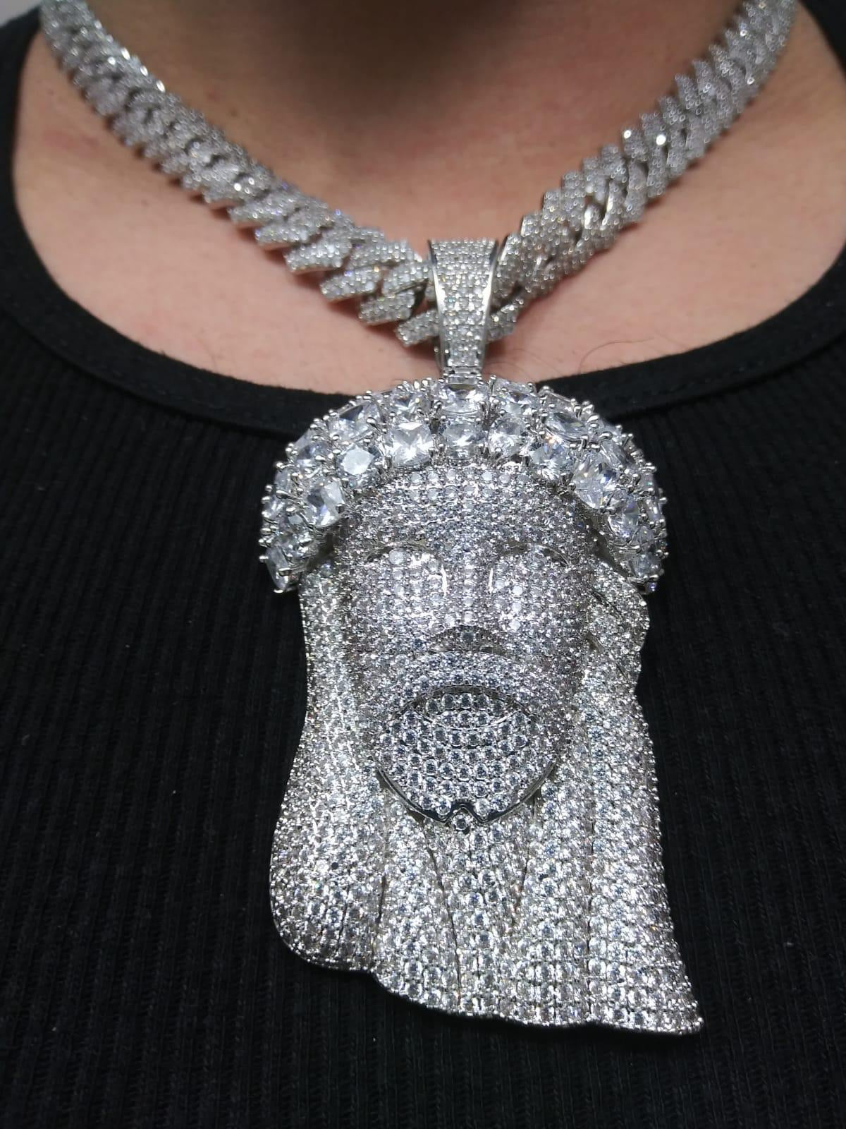 Chain and Jesus pendant