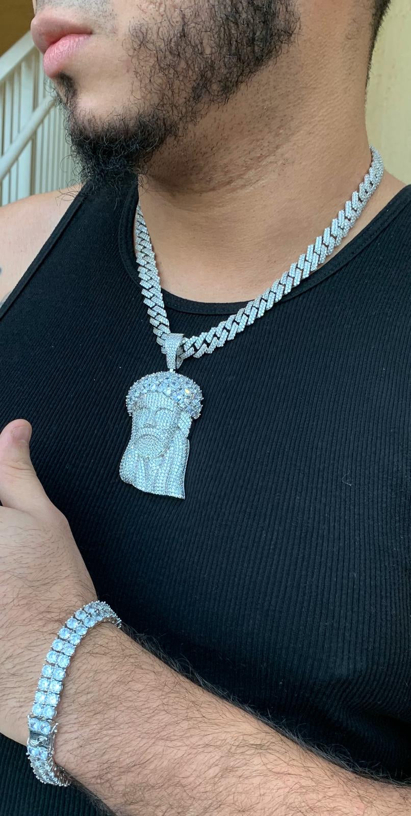 Chain and Jesus pendant